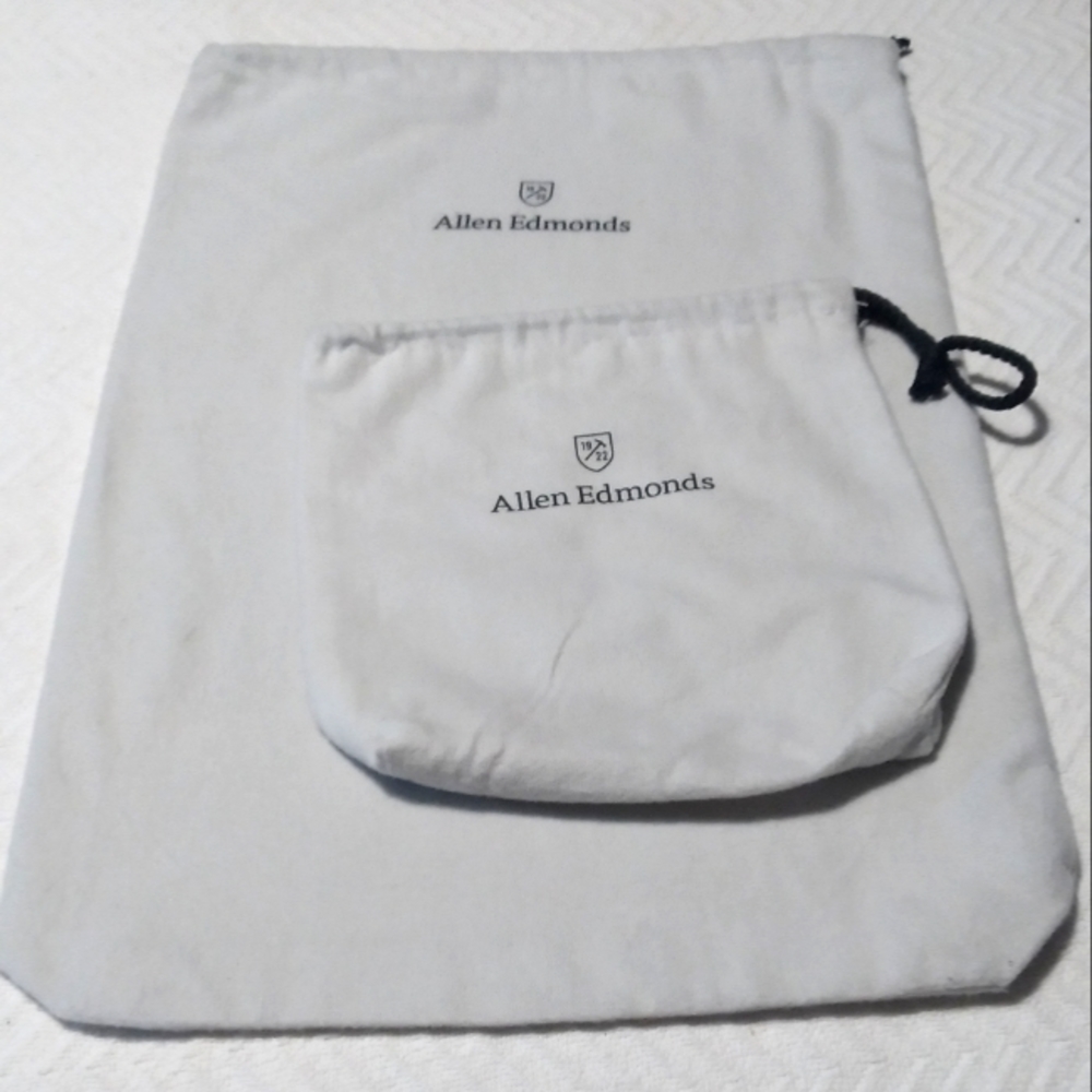 Allen Edmonds /Included extra Pouch